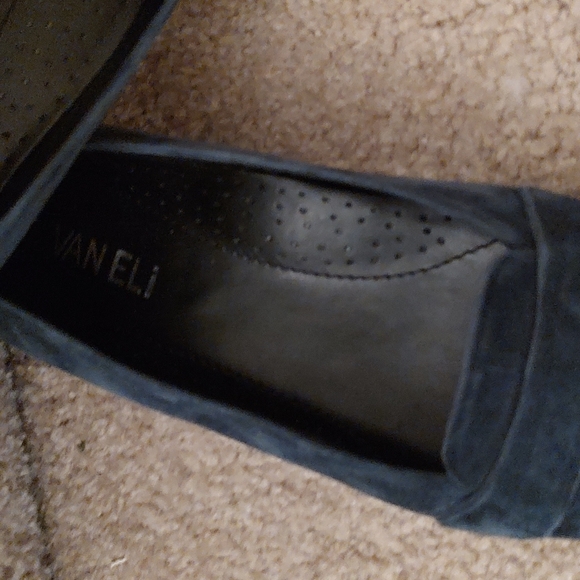 Navy Blue Suede Flats by Vaneli - Size 8N - Picture 5 of 12